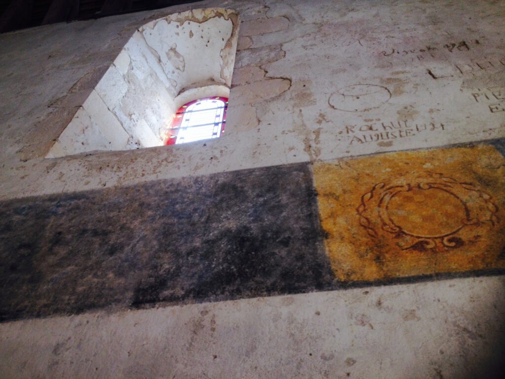9 Eglise St Laurent de Beard Litre Funeraire - Église de Béard - Église Saint-Laurent de Béard